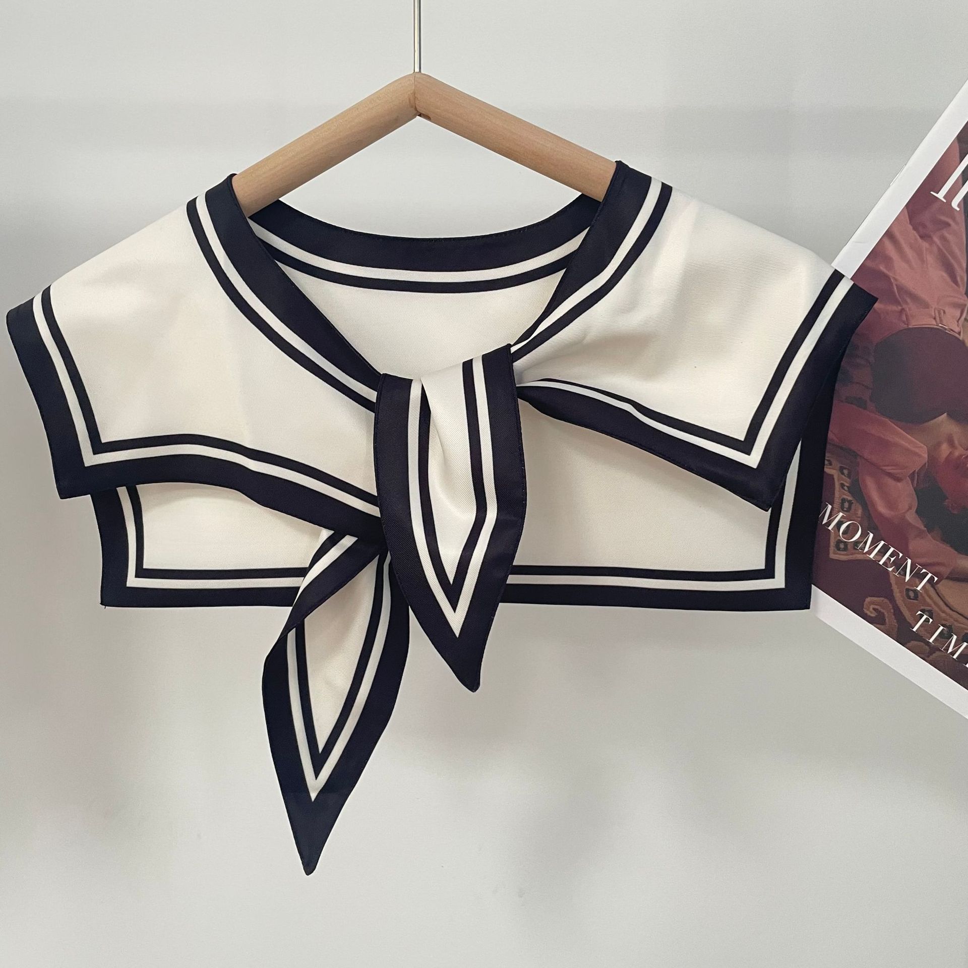 Sciarpa Versatile in Seta da D - Blouse Off Shoulder recensione e prezzo