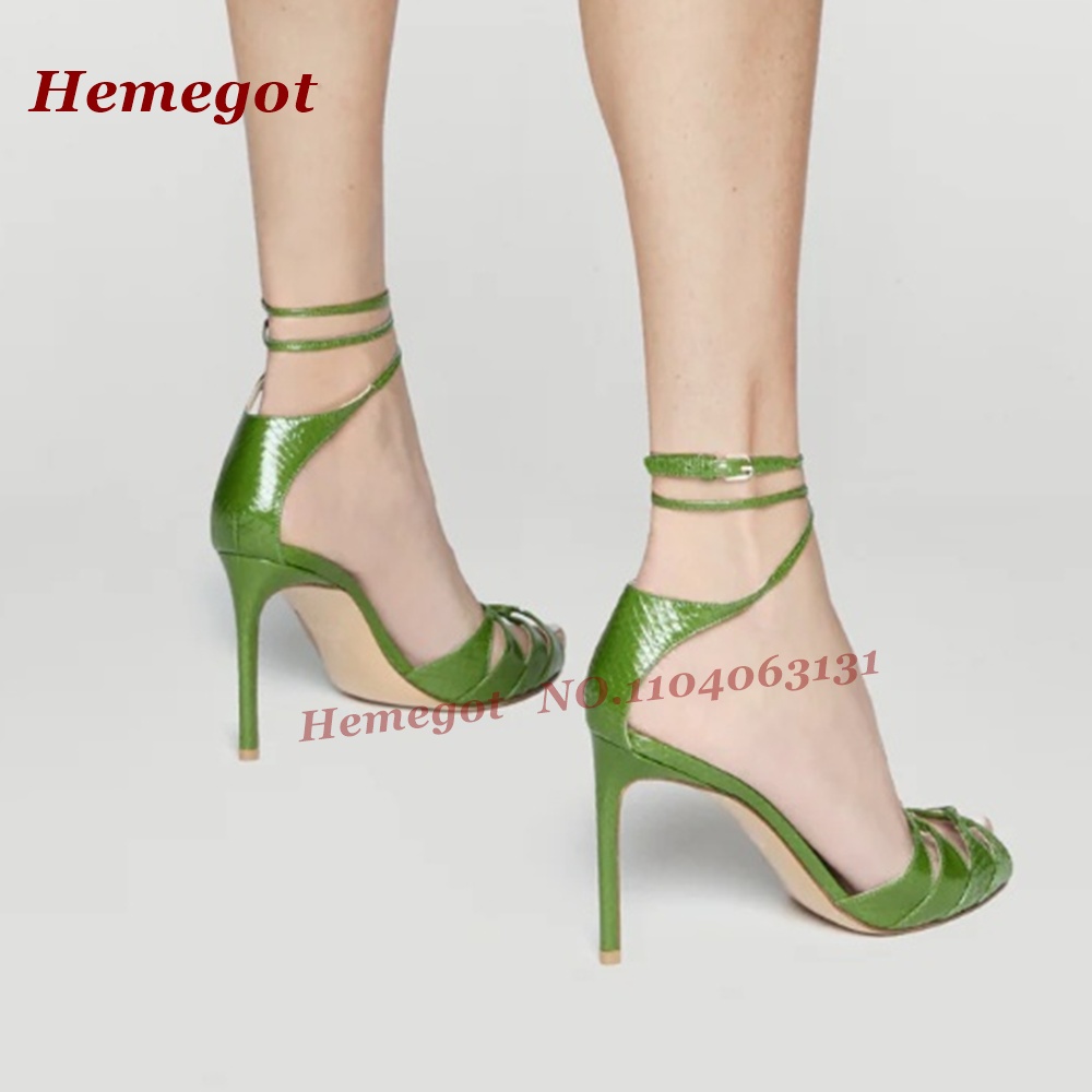 Sandali con cinturino modello  - Sandal Strappy Heeled recensione e prezzo